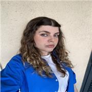 Studentessa universitaria con certificato C1 Cambridge impartisce lezioni di inglese per medie e superiori